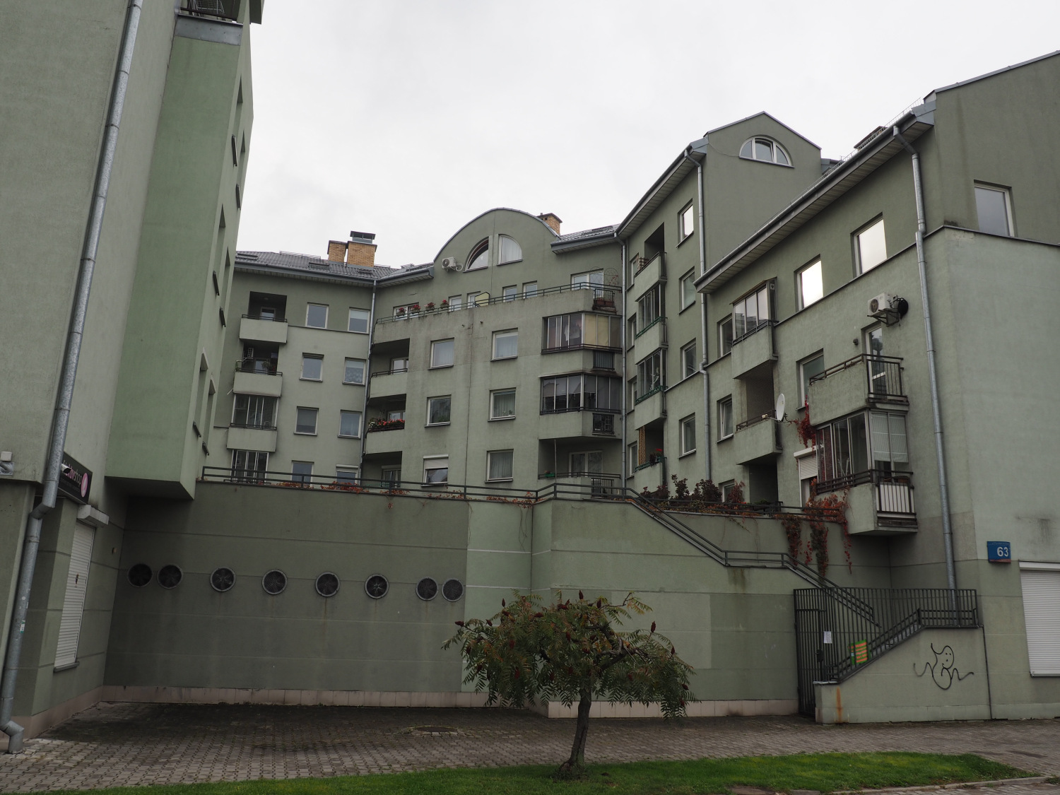 Zdjęcie architektury budynku Budynek mieszkalno-usługowy